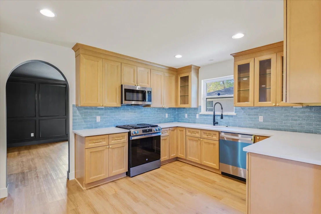 Photo of 5258 Willowbend Boulevard