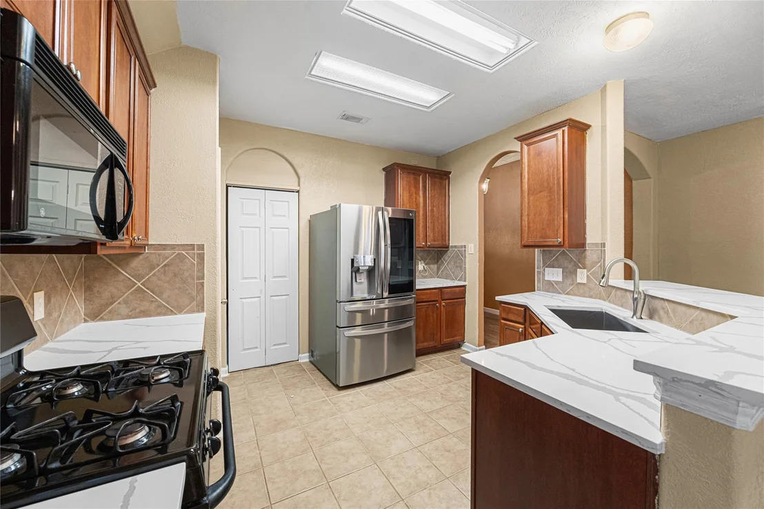Photo of 212 Silverbrook Lane