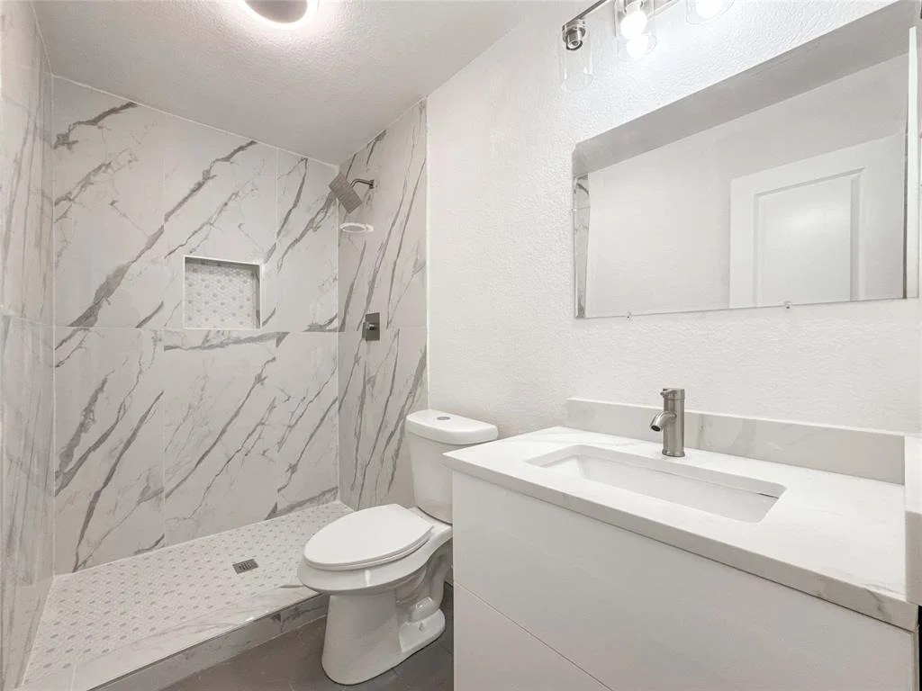 Photo of 14214 Morinscott