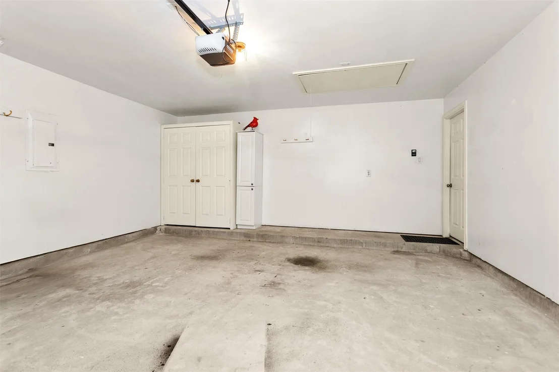 Photo of 15843 Collinsville Drive
