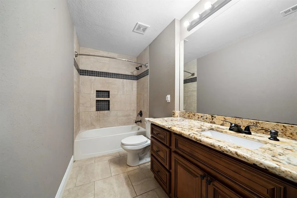 Photo of 1111 Robert Street