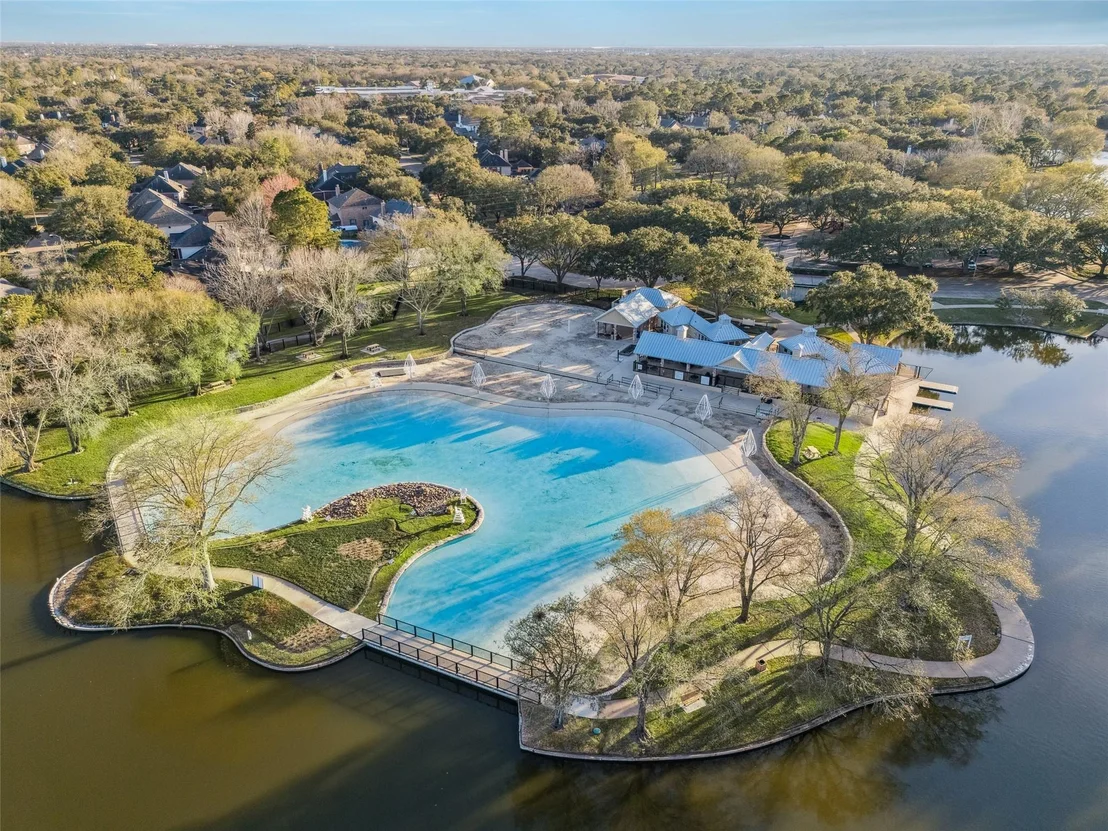 Photo of 2811 Autumn Lake Drive
