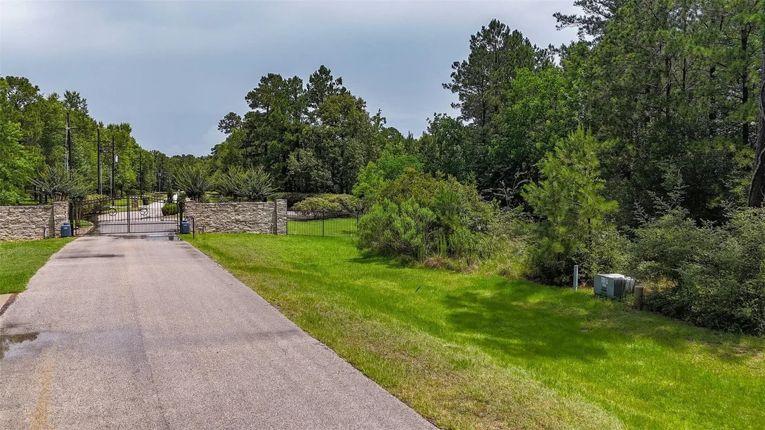 Photo of 12033 Oak Forest Lane
