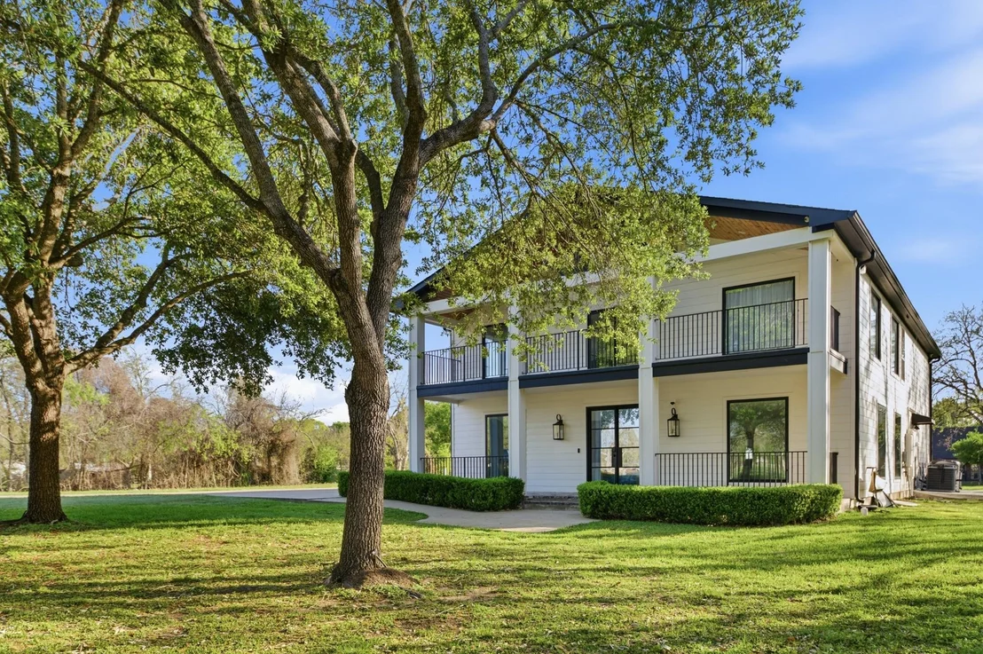 Photo of 1905 Dowling Drive