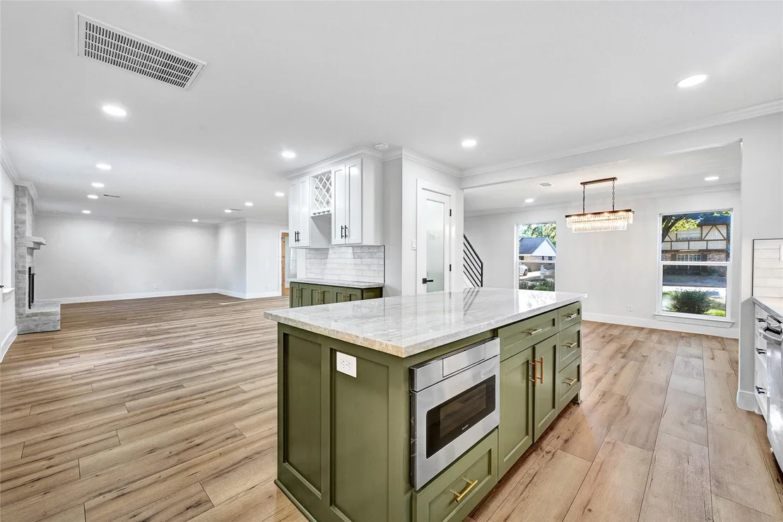 Photo of 5610 Oak Trail Lane