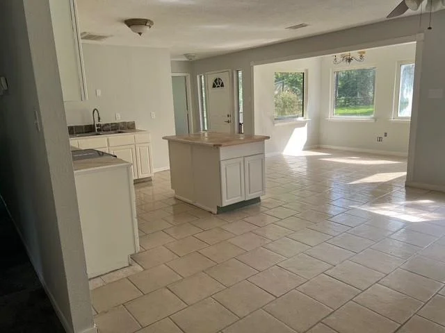 Photo of 4048 N Oak Forest Drive