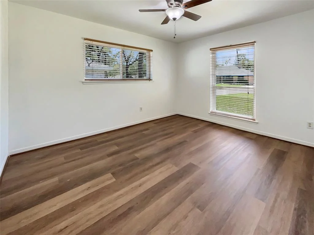Photo of 907 Kingsbridge Road