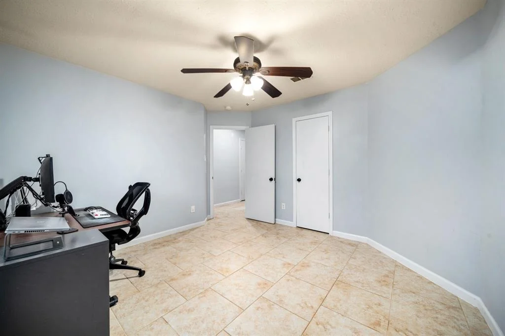 Photo of 2877 Pointe Drive