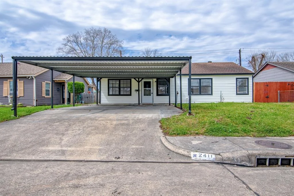 Photo of 2411 Camille Street