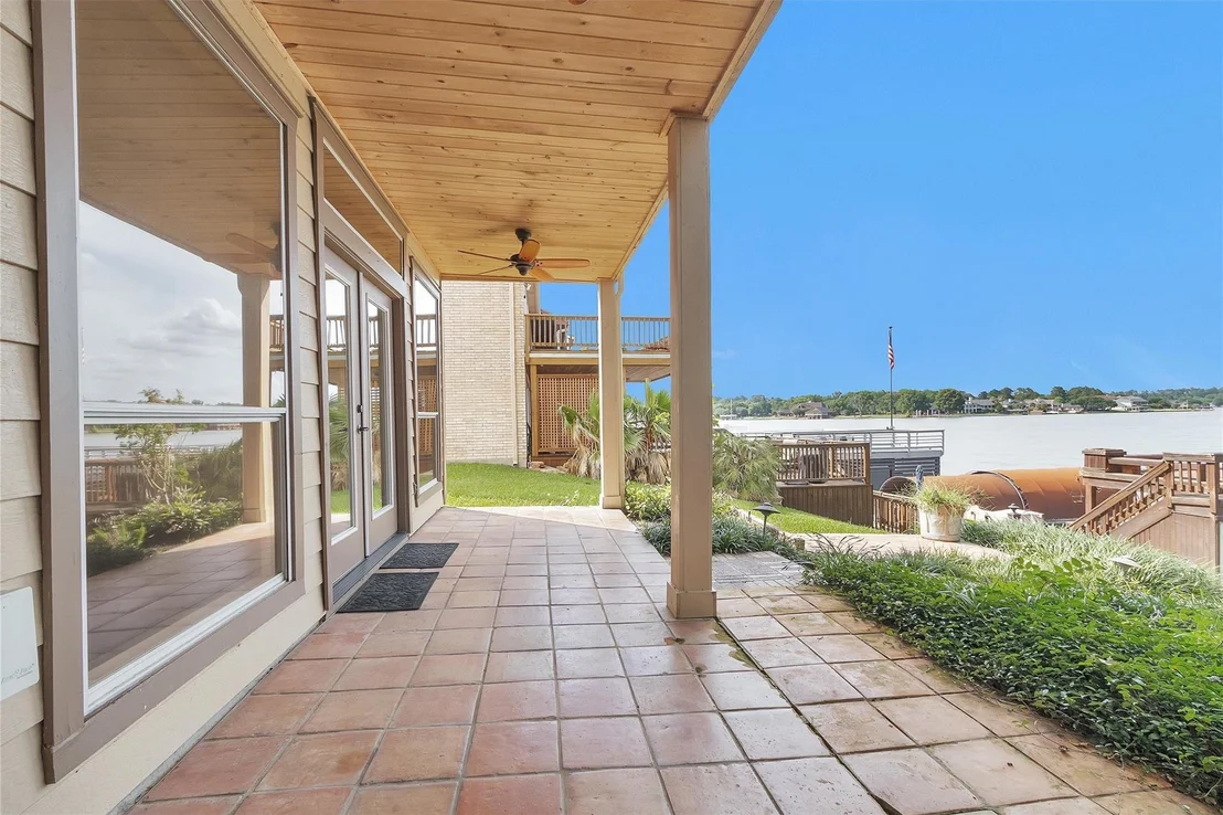 Photo of 1130 Lake View Drive