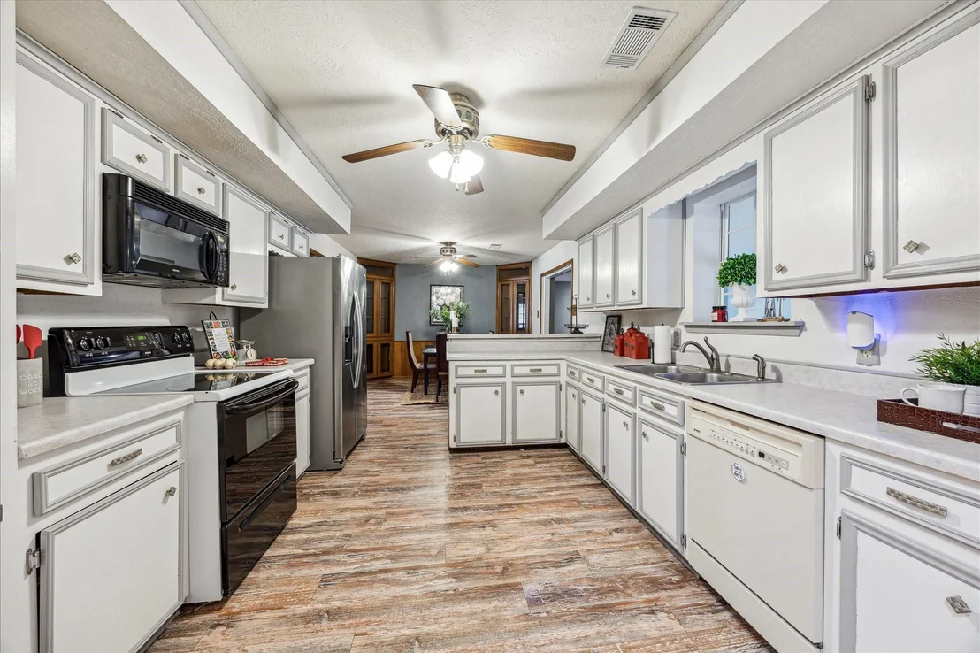 Photo of 3477 Bradley Lane