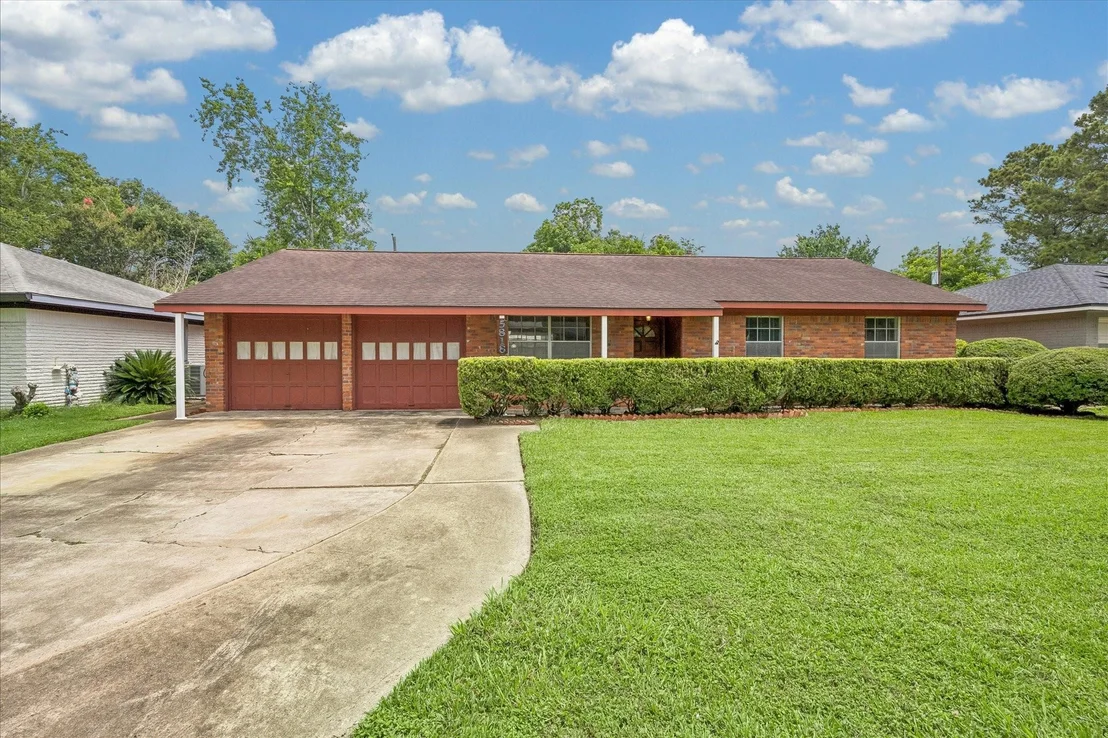 Photo of 5818 Effingham Drive