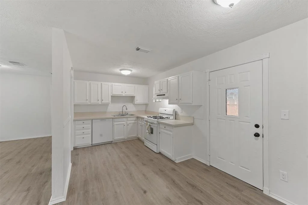 Photo of 1024 Columbia River Road