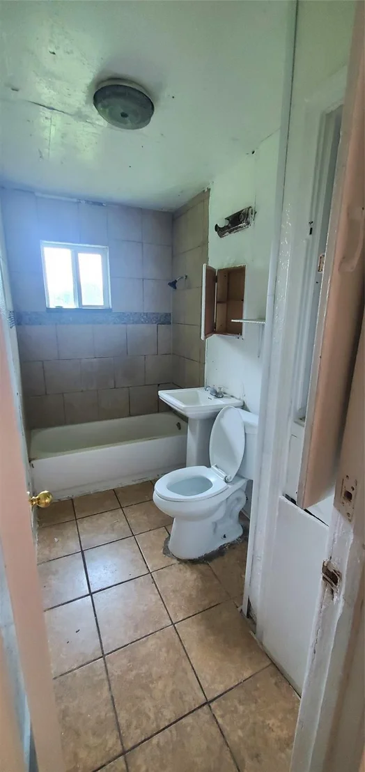 Photo of 5238 Pershing Street