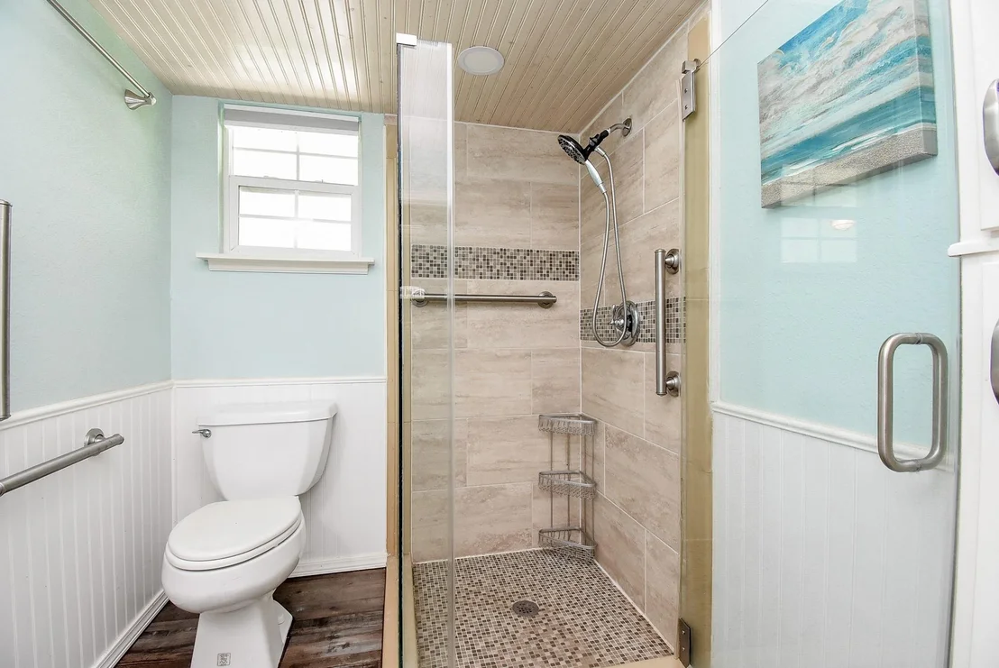 Photo of 1678 Bayview Drive