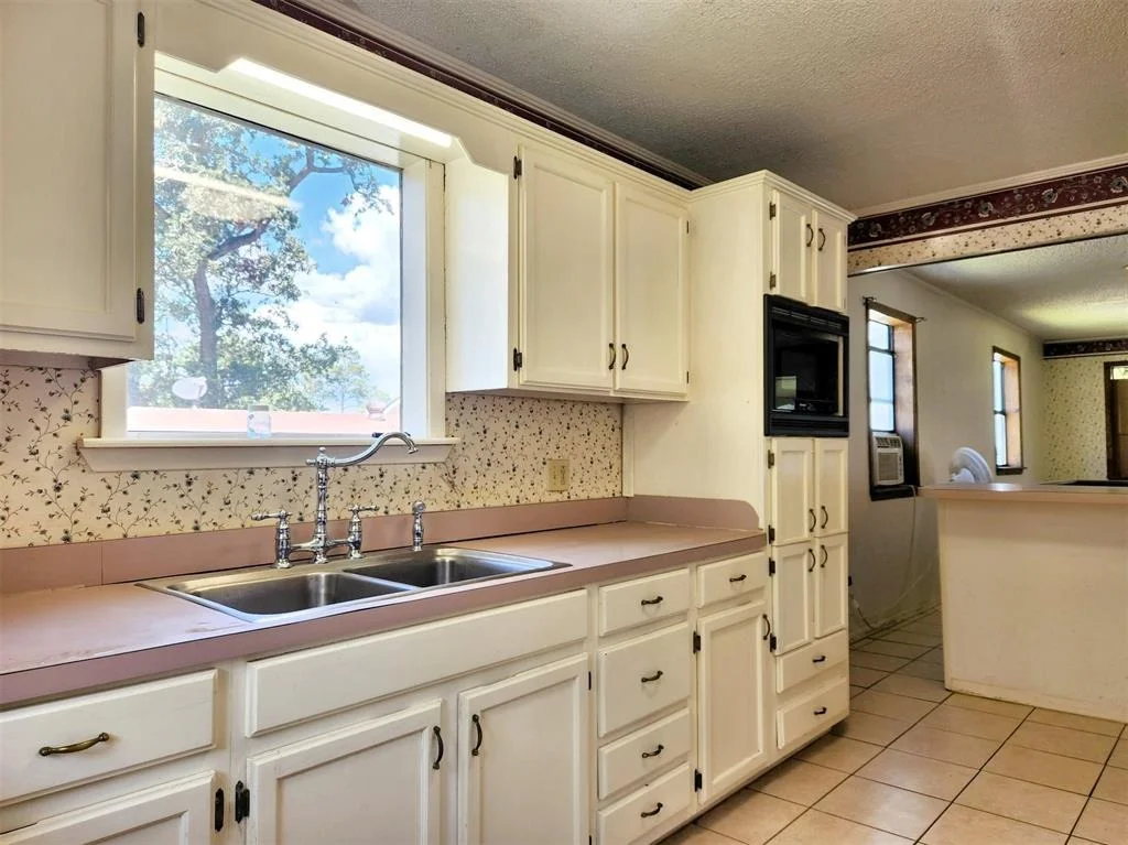 Photo of 23083 Lakeside Drive