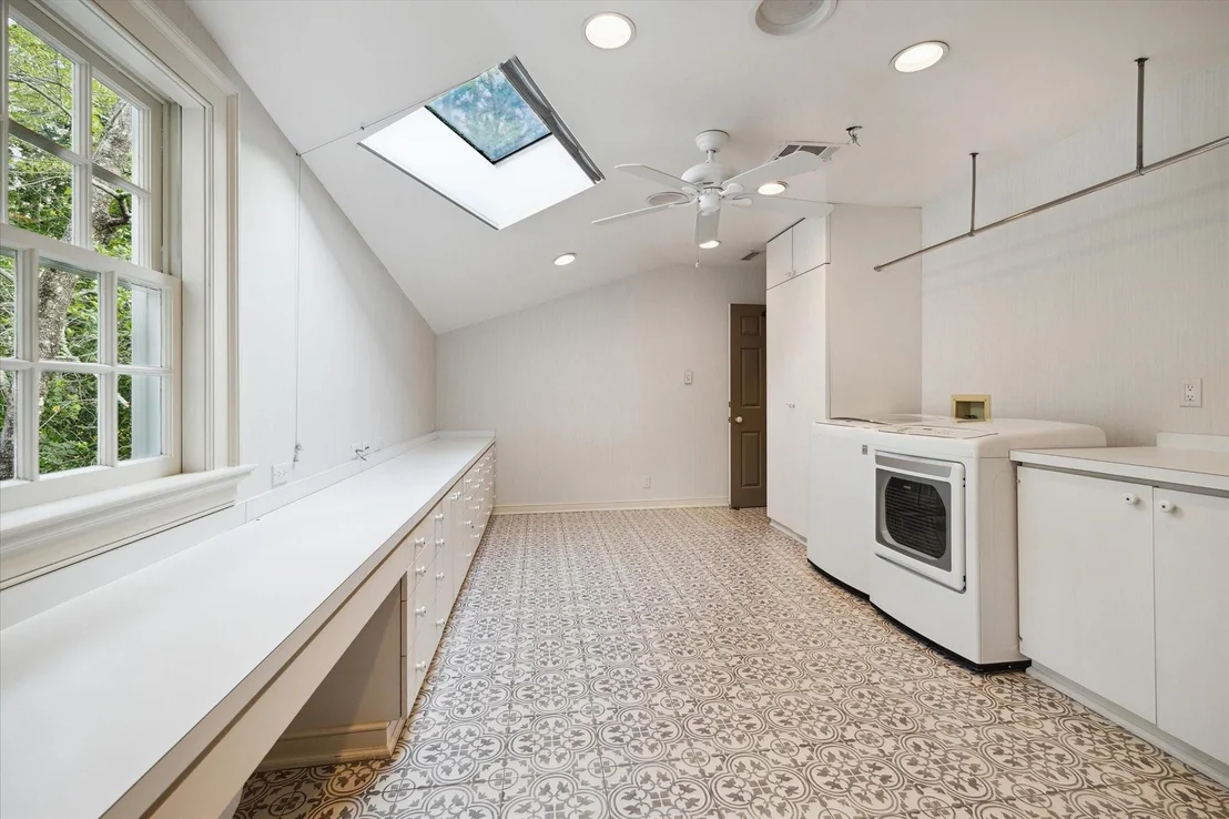 Photo of 3971 Inverness Drive