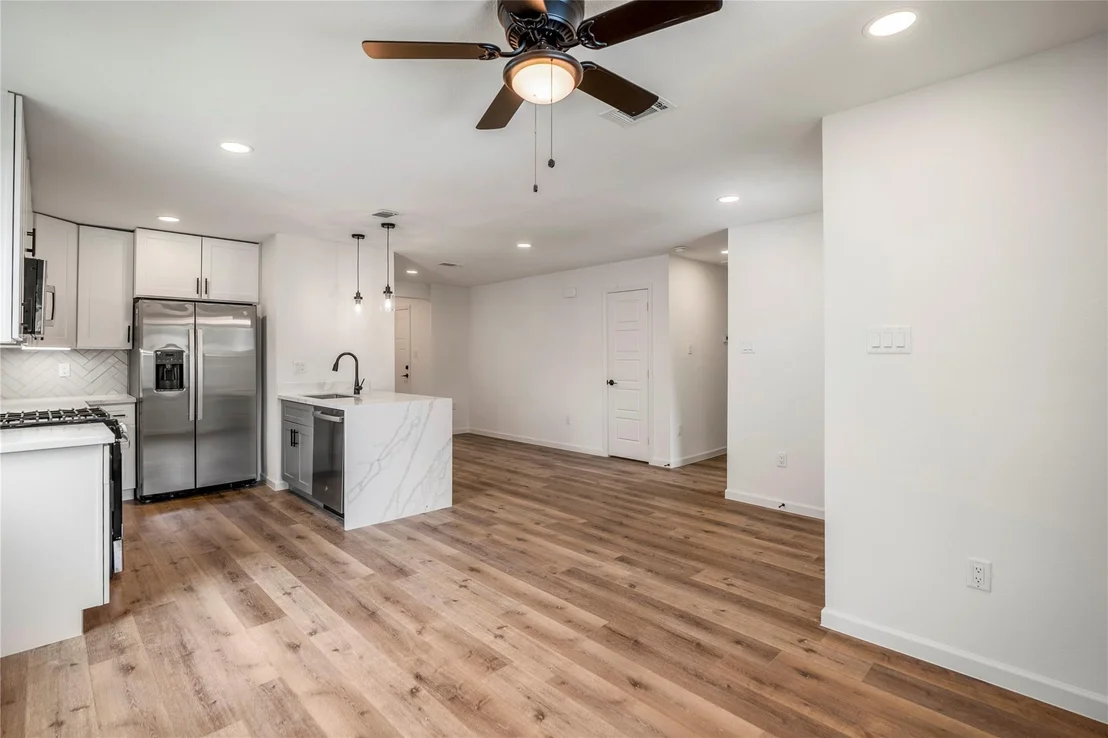 Photo of 3923 Alsace Street