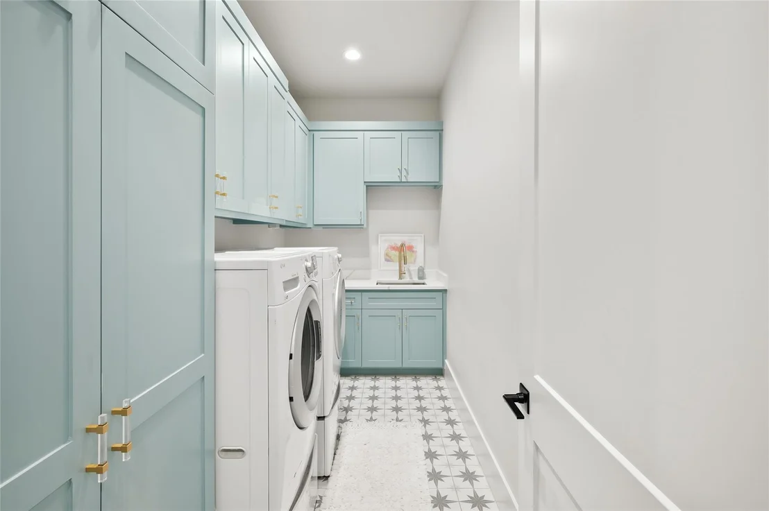 Photo of 2007 Gardenia Drive