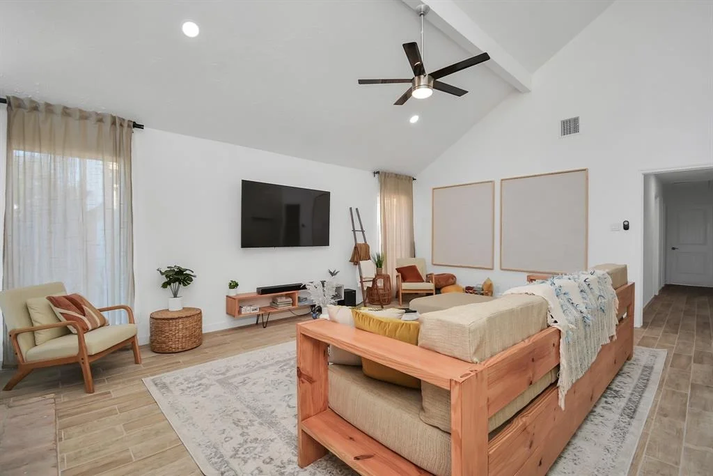 Photo of 9603 Sharpview Drive