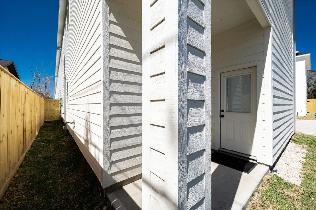 Photo of 8916 Knoll Branch Dr Drive