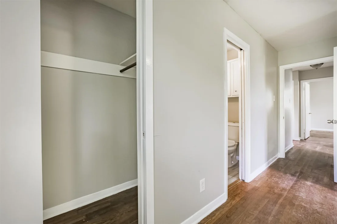 Photo of 1306 Glencrest Drive