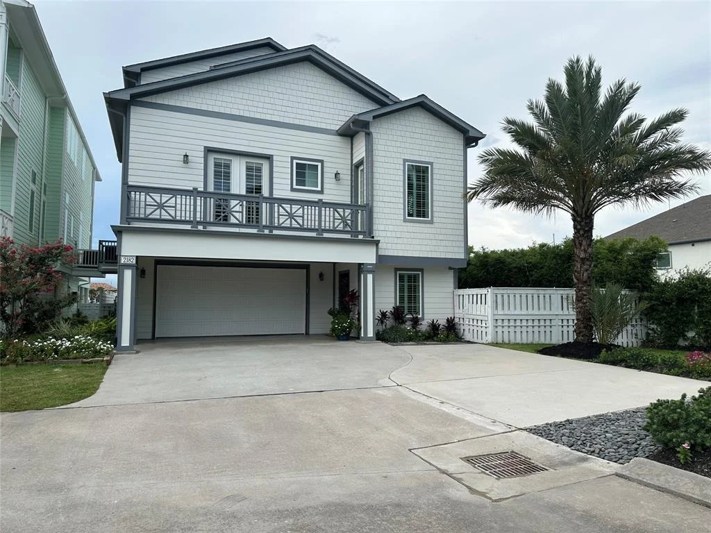 Photo of 2182 Marina Way
