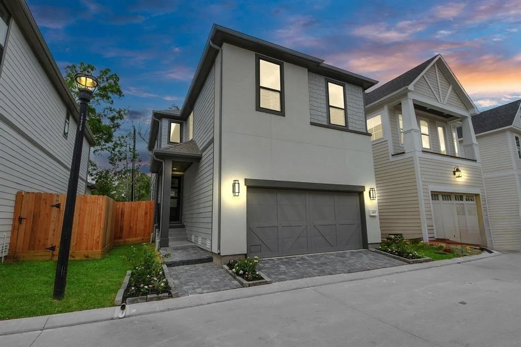 Photo of 405 Forest Reserve Place