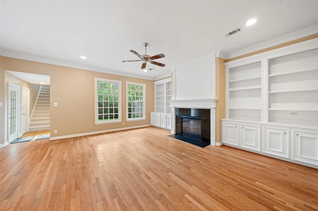 Photo of 3812 Riley Street