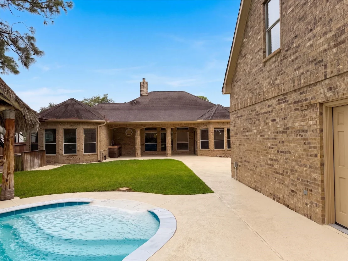 Photo of 1005 Lewis Drive