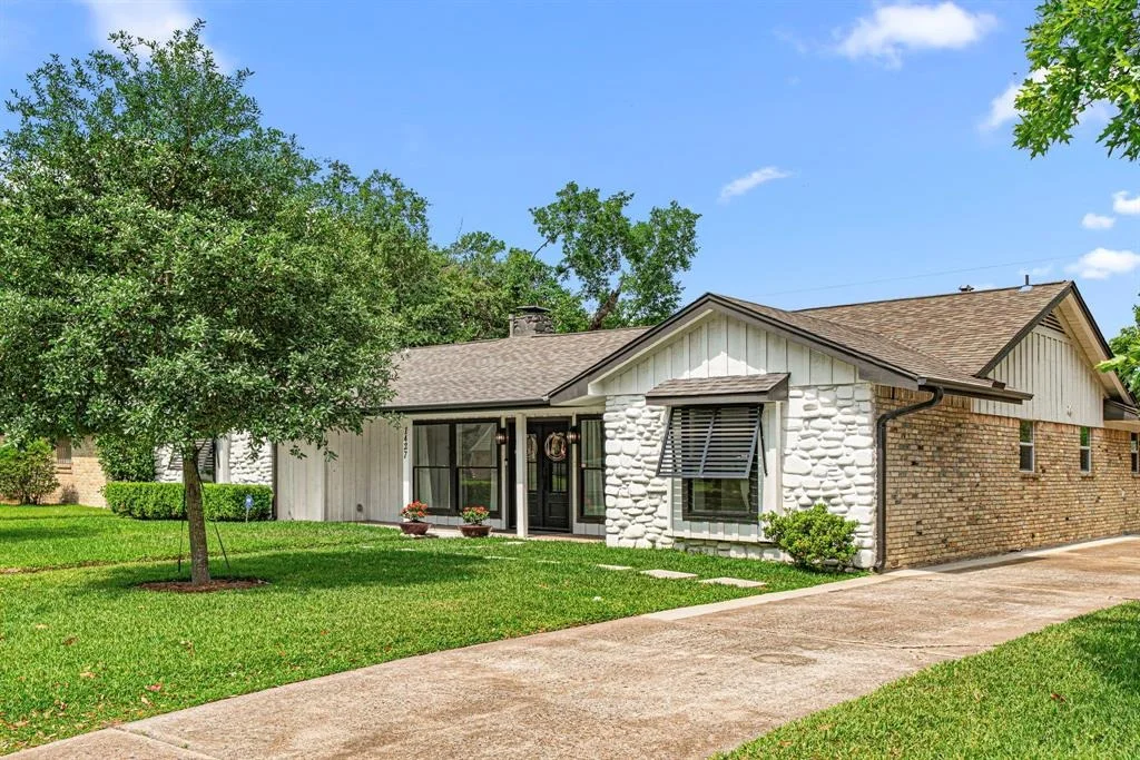 Photo of 1427 Oak Stream Drive