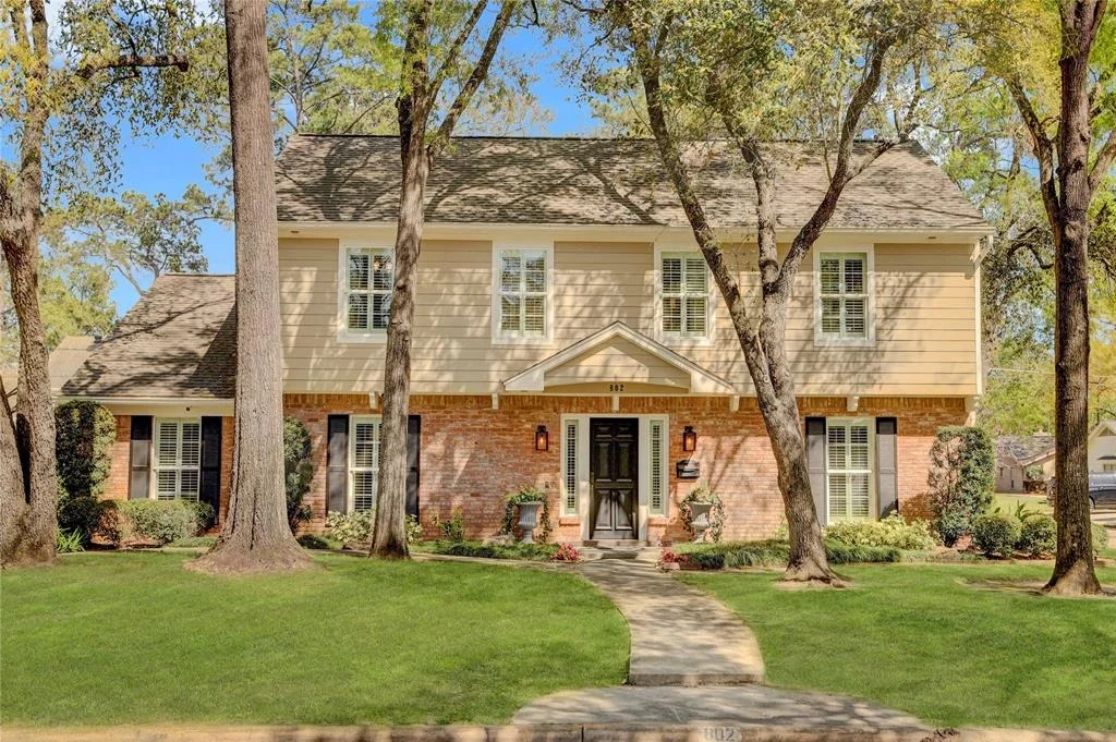 Photo of 802 W Forest Drive