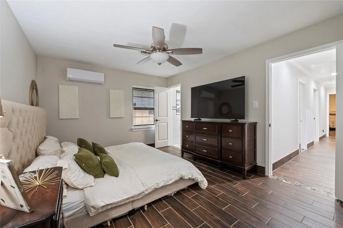 Photo of 1803 Edgehill Road