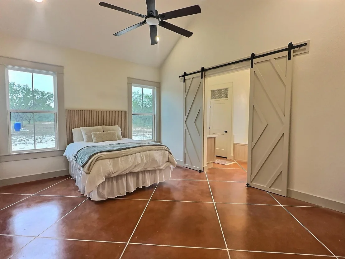 Photo of 1186 Old Pearsall Road