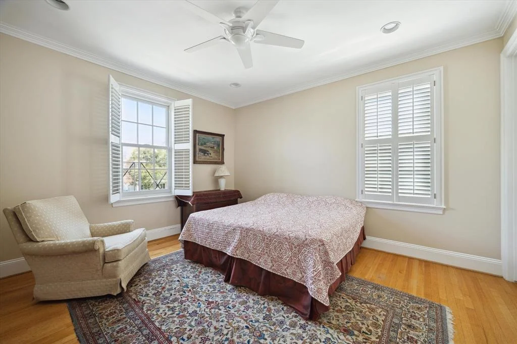 Photo of 6632 Brompton Road