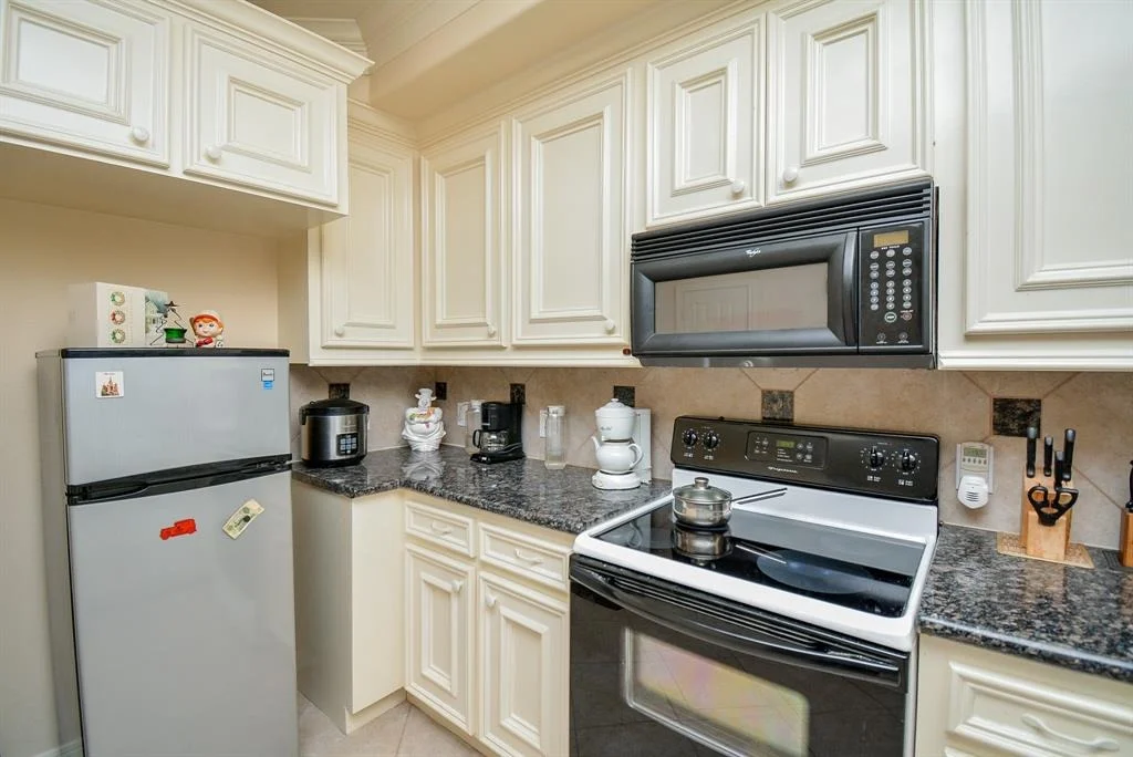 Photo of 6650 Roberson Street