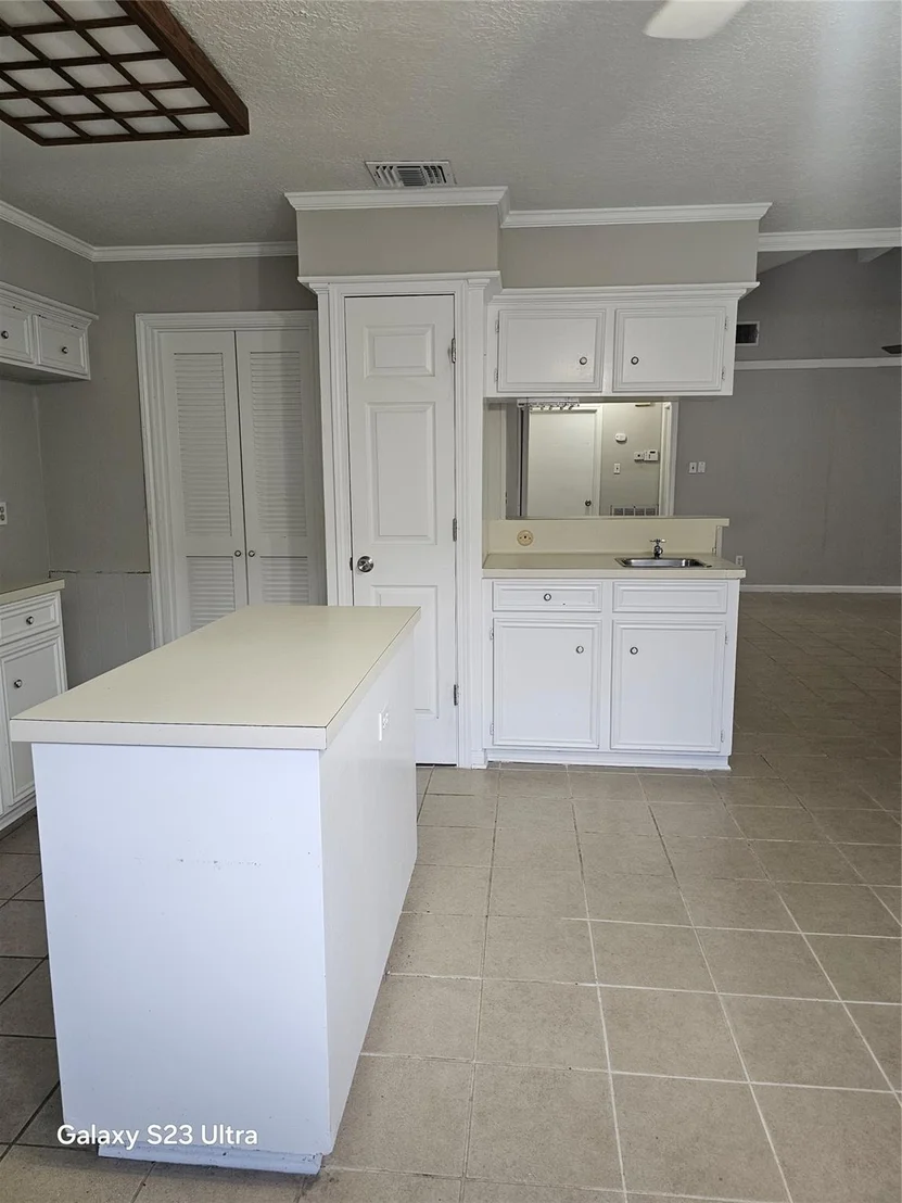 Photo of 6715 La Puente