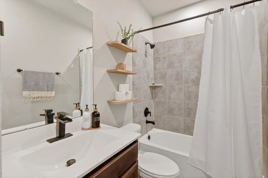 Photo of 14077 Sharktooth Hill Lane