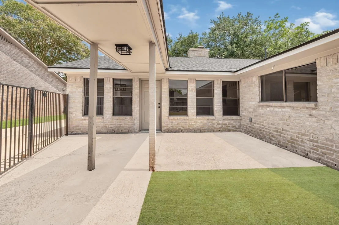 Photo of 2906 Colonial Drive