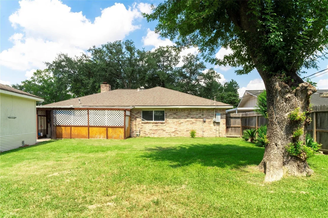 Photo of 8923 Hendon Lane