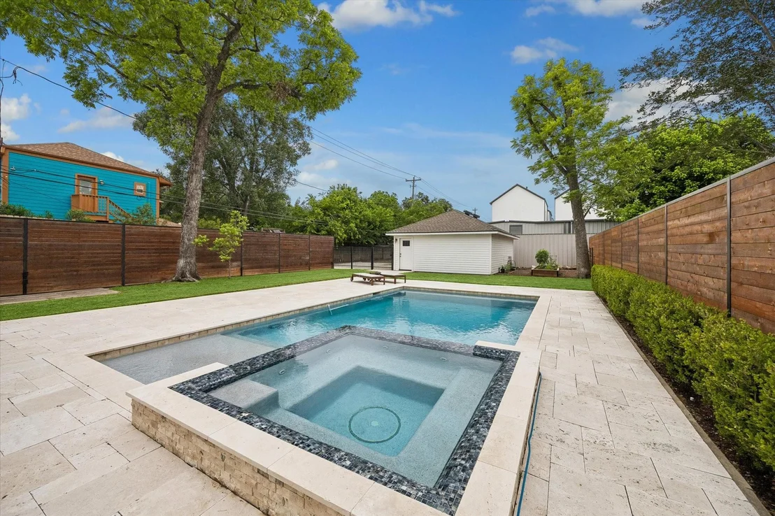 Photo of 3915 Golf Drive