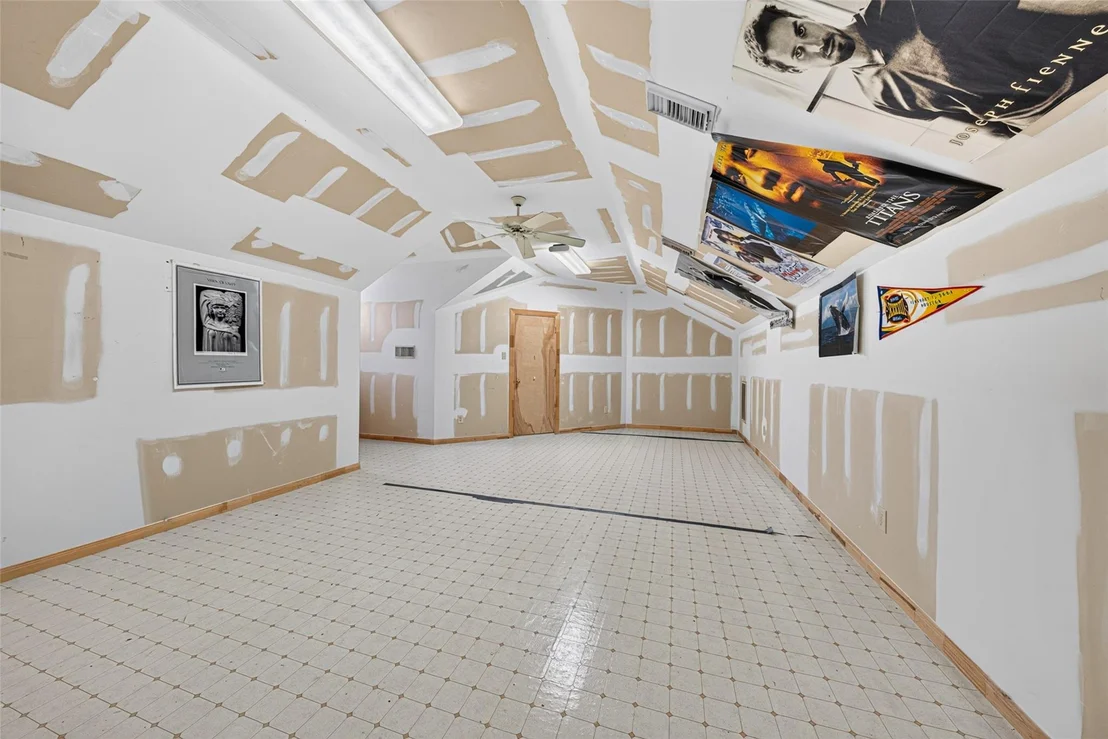 Photo of 2 W Terrace Drive