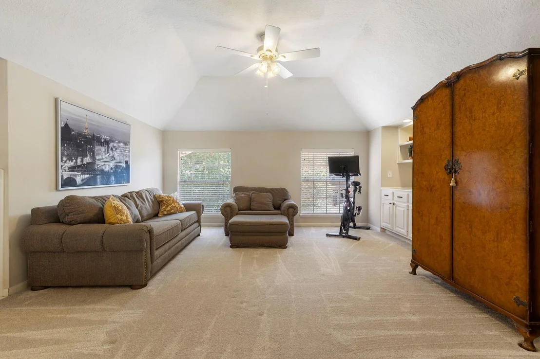 Photo of 63 Driftoak Circle
