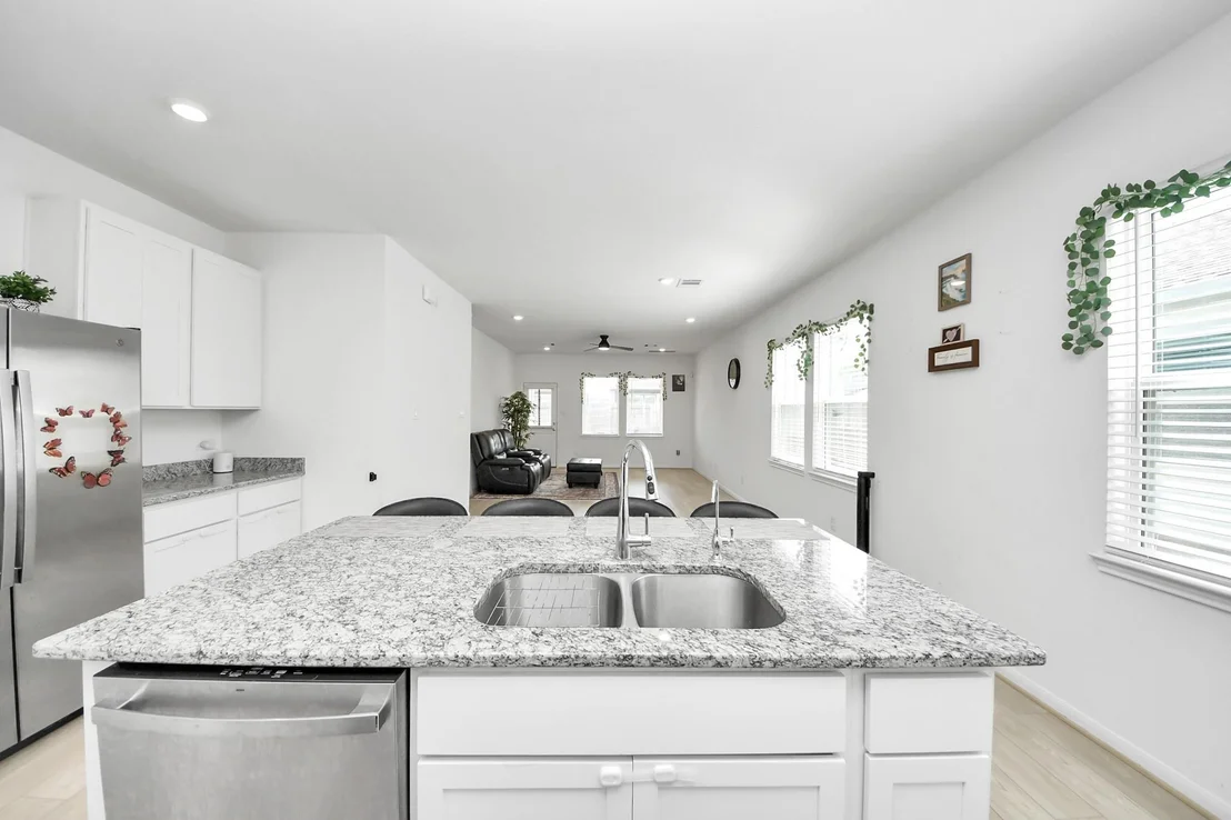 Photo of 21823 Yellow Pineapple Lane