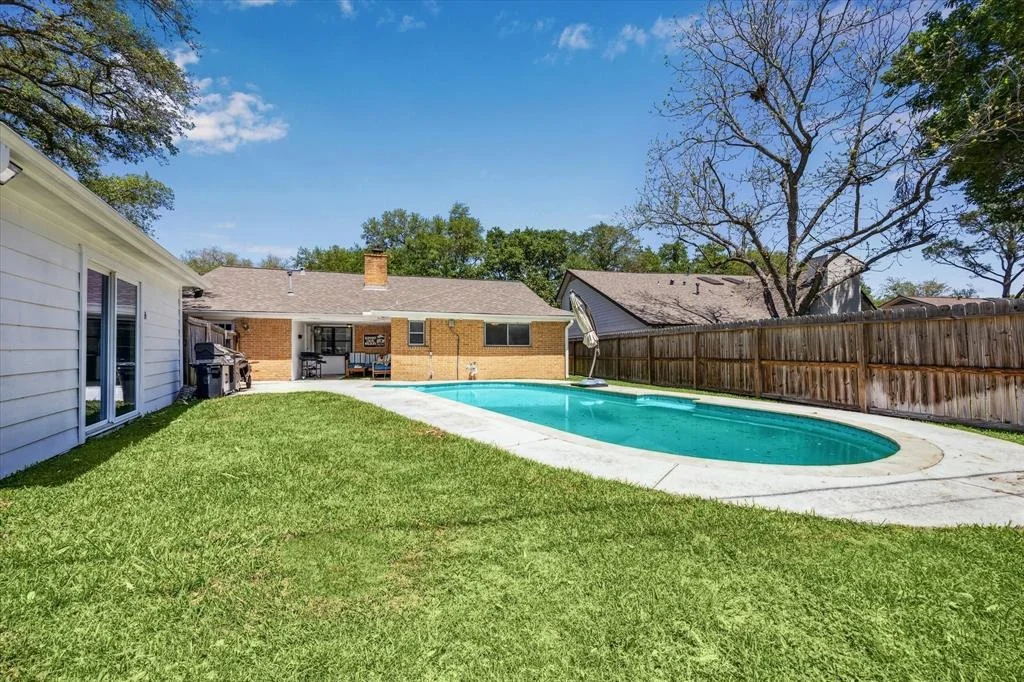 Photo of 12315 Whittington Drive