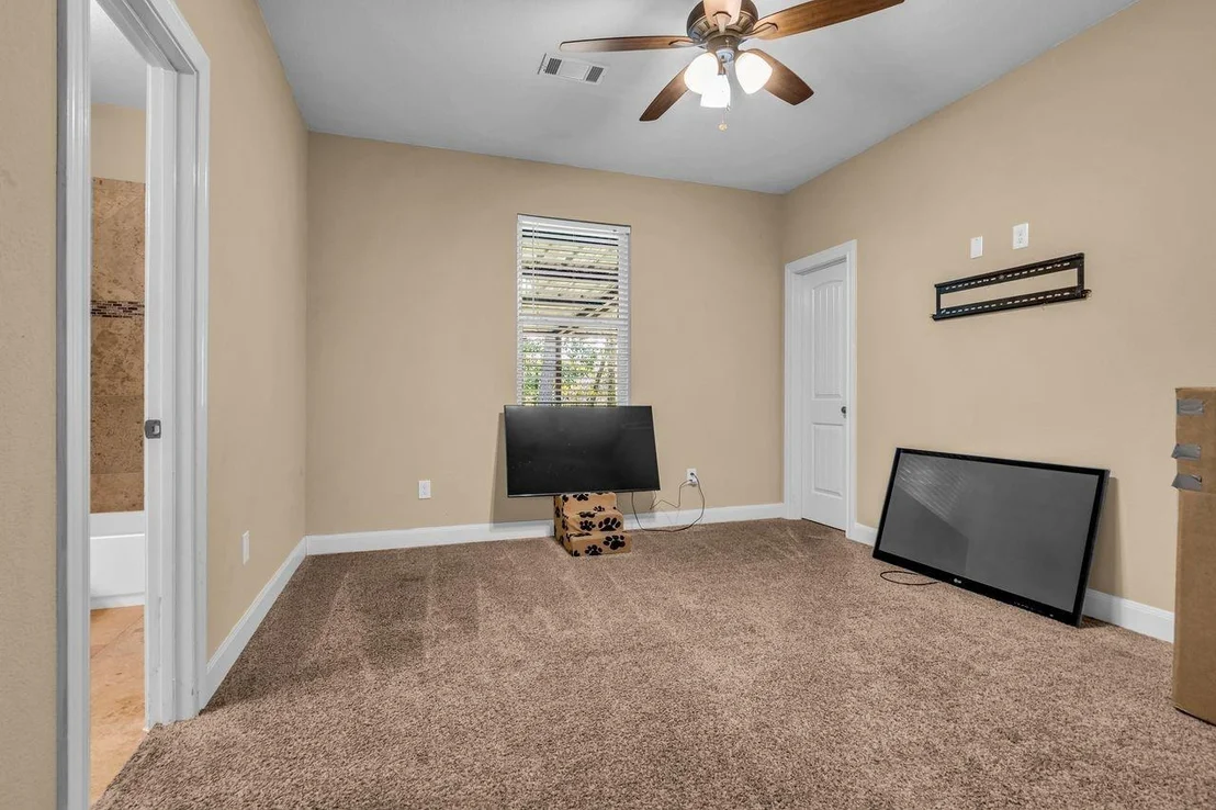 Photo of 16634 Savannah Drive