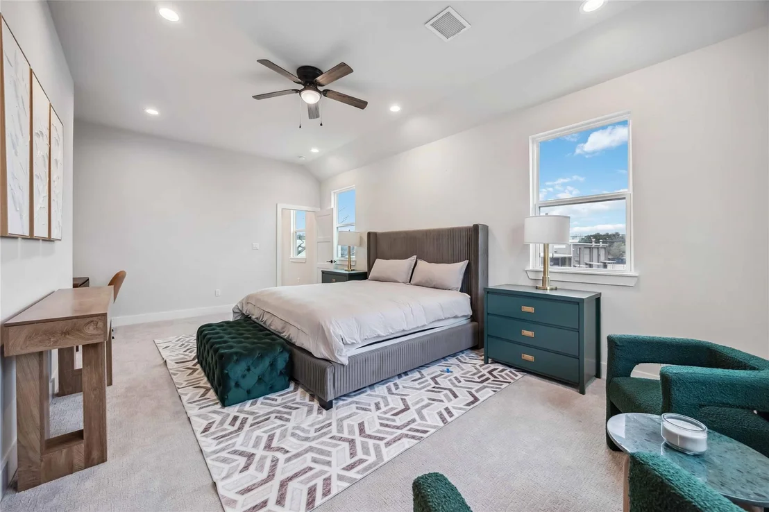 Photo of 324 Charlock St Street