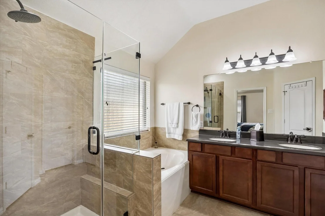Photo of 1614 Colonial Crest Drive