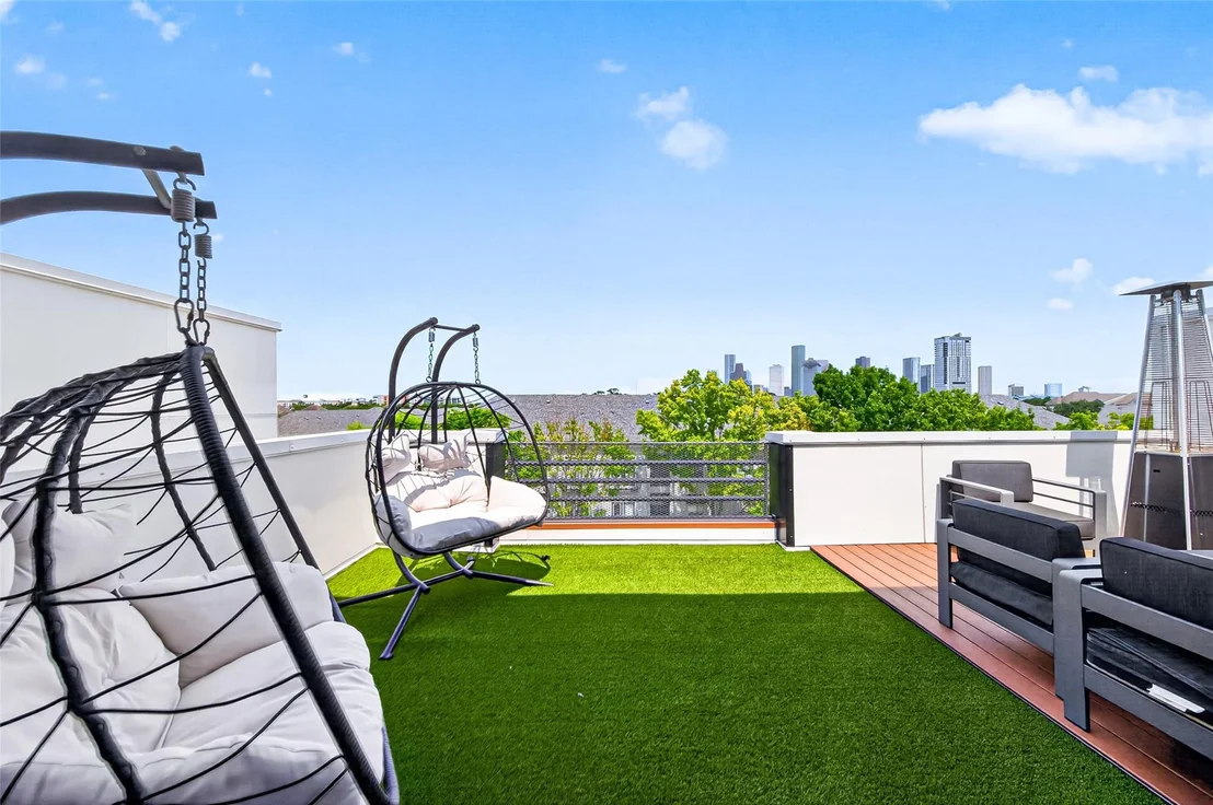 Photo of 607 Memorial Heights Drive