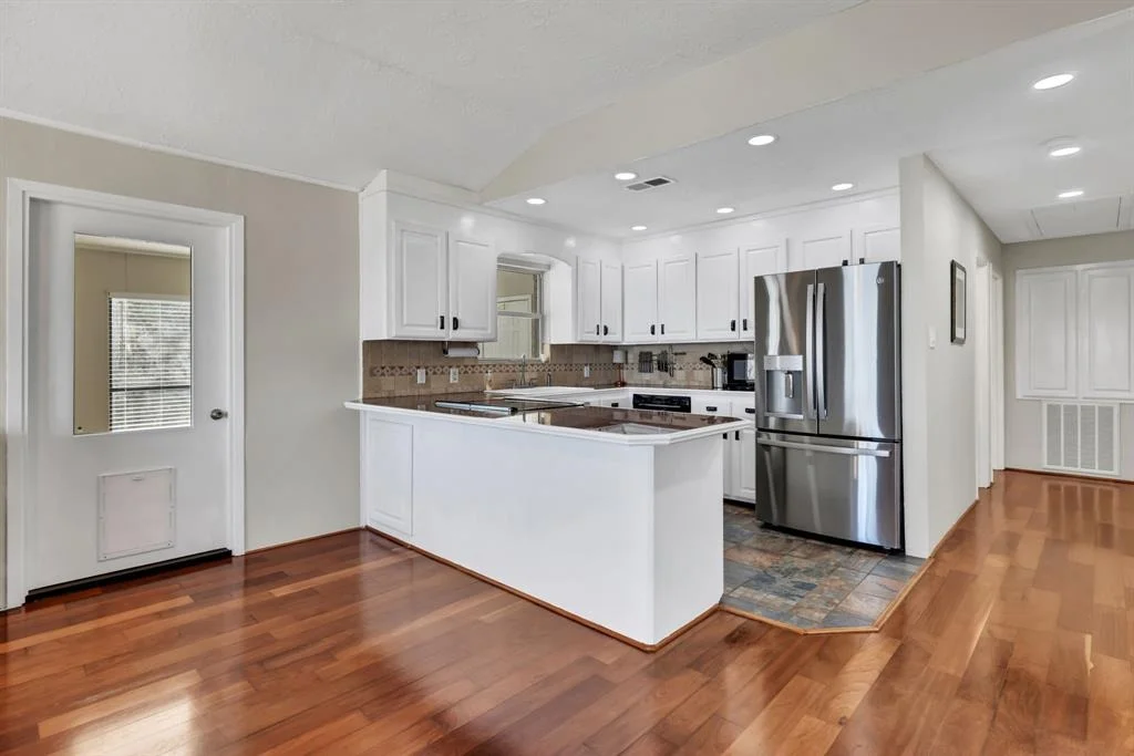 Photo of 255 Edgewater Way